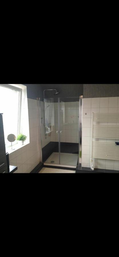 Apartment 160Qm 5 Schlafzimmer 1 Wohnzimmer Terrasse Und Balkon ヴィルヘルムスハーフェン エクステリア 写真