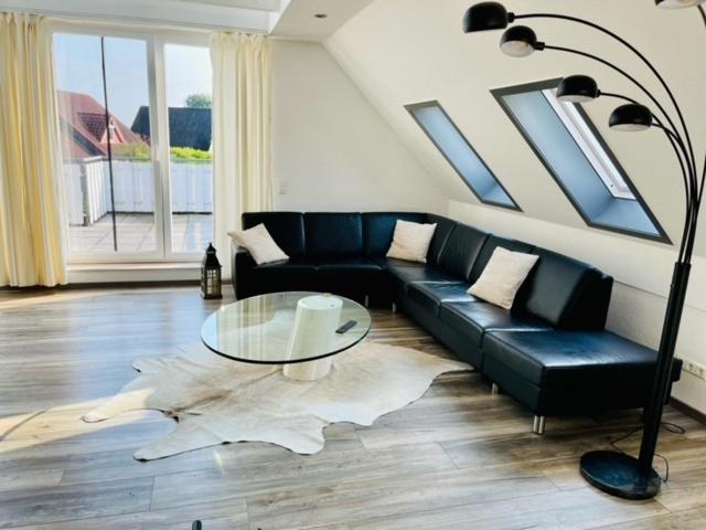Apartment 160Qm 5 Schlafzimmer 1 Wohnzimmer Terrasse Und Balkon ヴィルヘルムスハーフェン エクステリア 写真